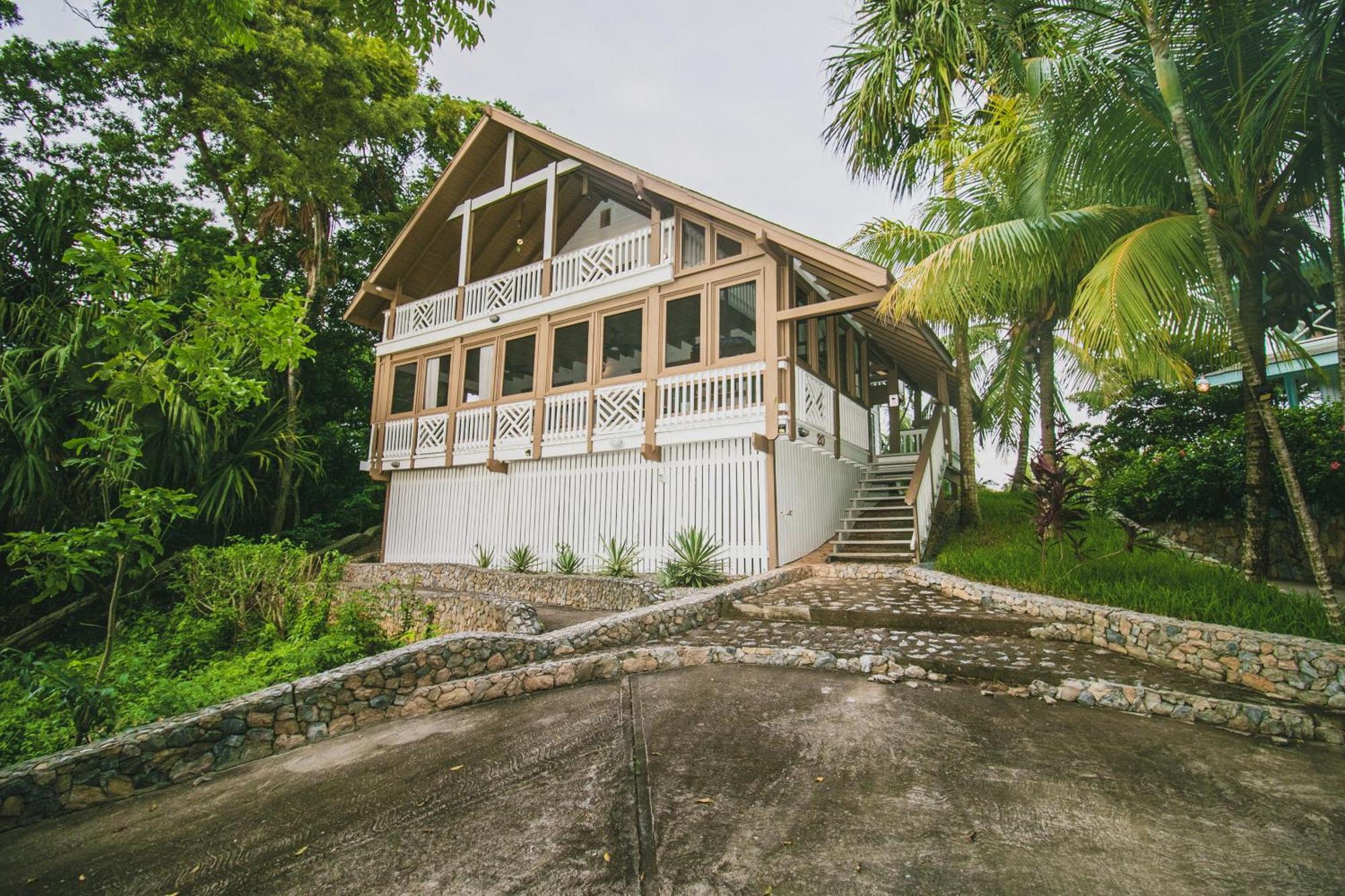 Luna Beach Luxury Boutique Beach Front Resort Jobs Bight Bagian luar foto